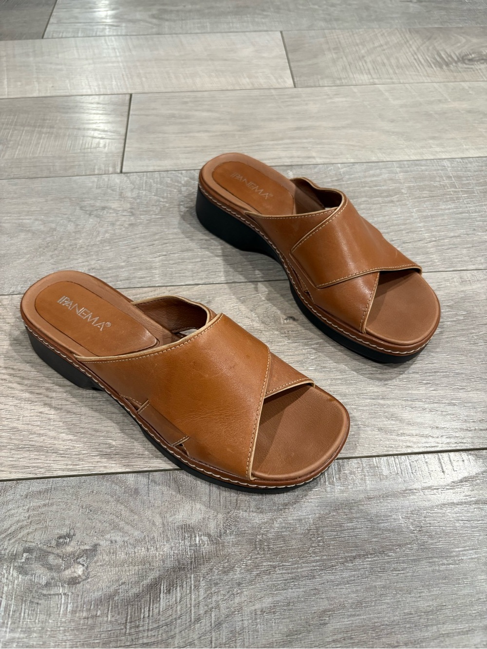 Ipanema Brown Leather Cross-Strap Slide Clogs